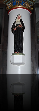 St Antonius beeld in de kerk 2